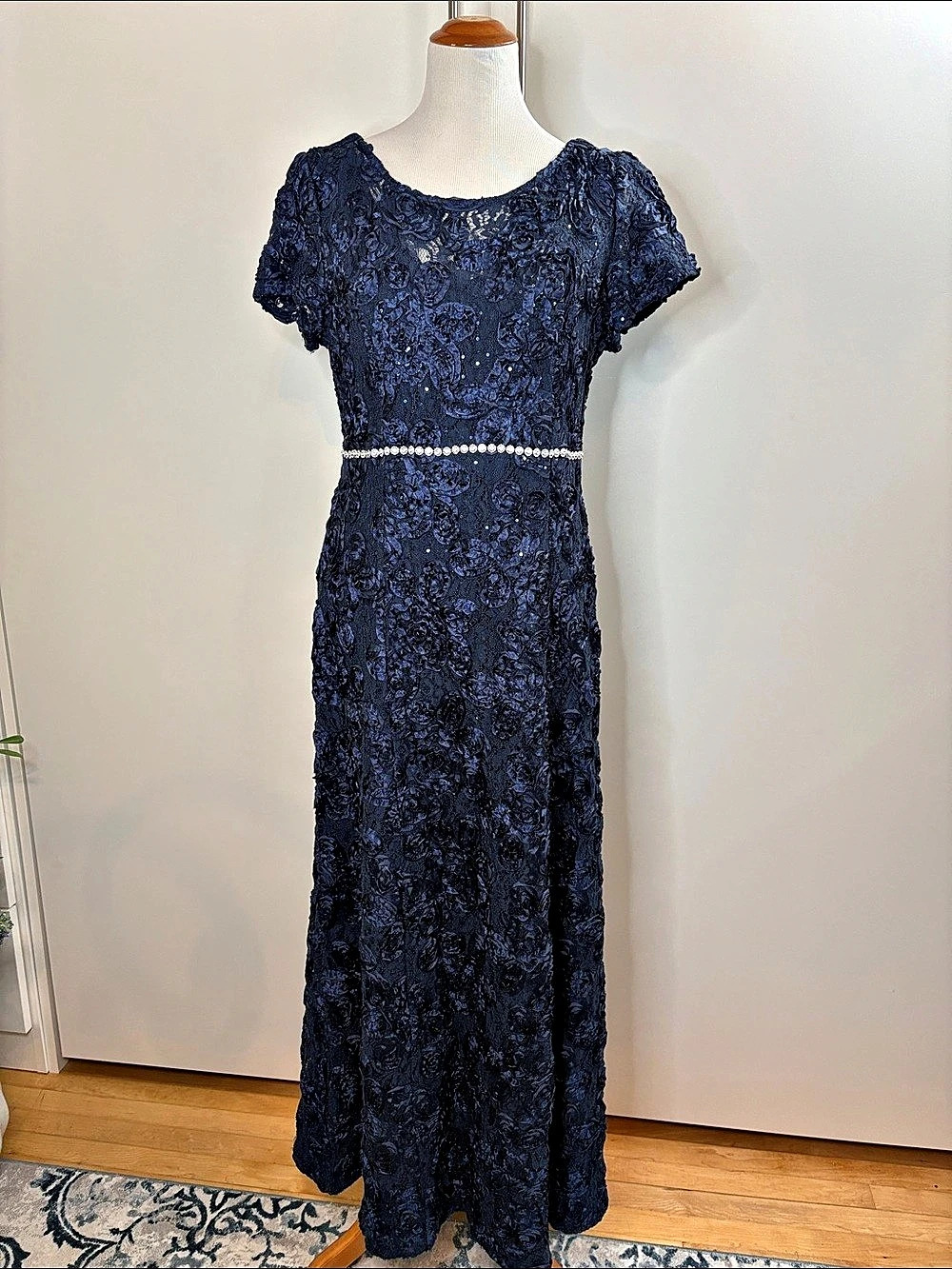 Alex Evenings Sequin Floral Lace Ribbon Rosette Round Neck Short Sleeve Gown 14